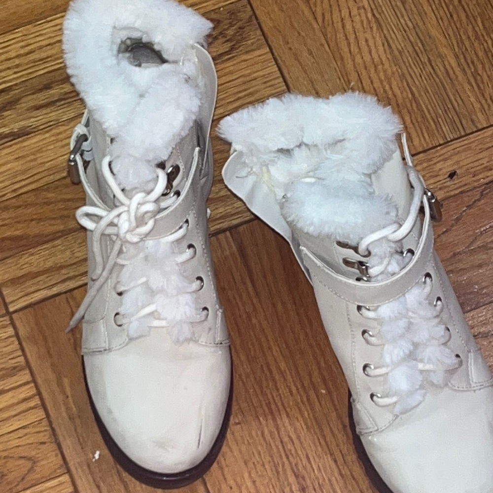 Heeled boots